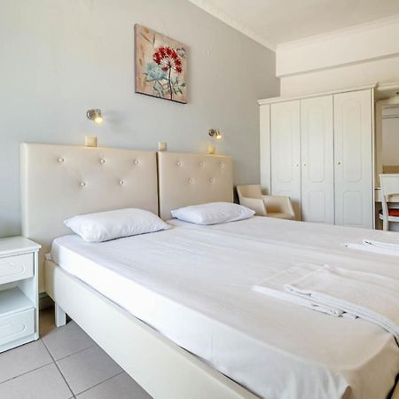 Porto Marina Aparthotel Gouvia Exteriör bild