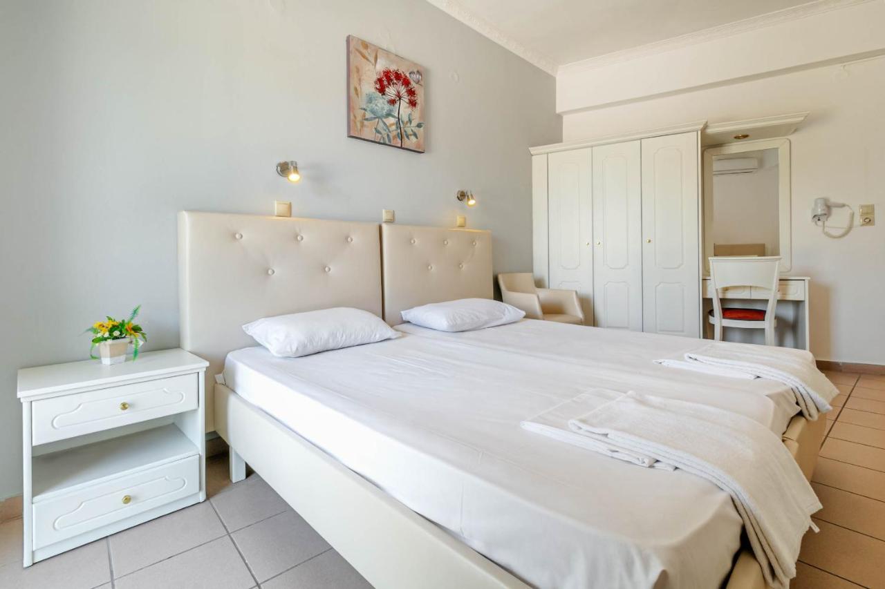 Porto Marina Aparthotel Gouvia Exteriör bild