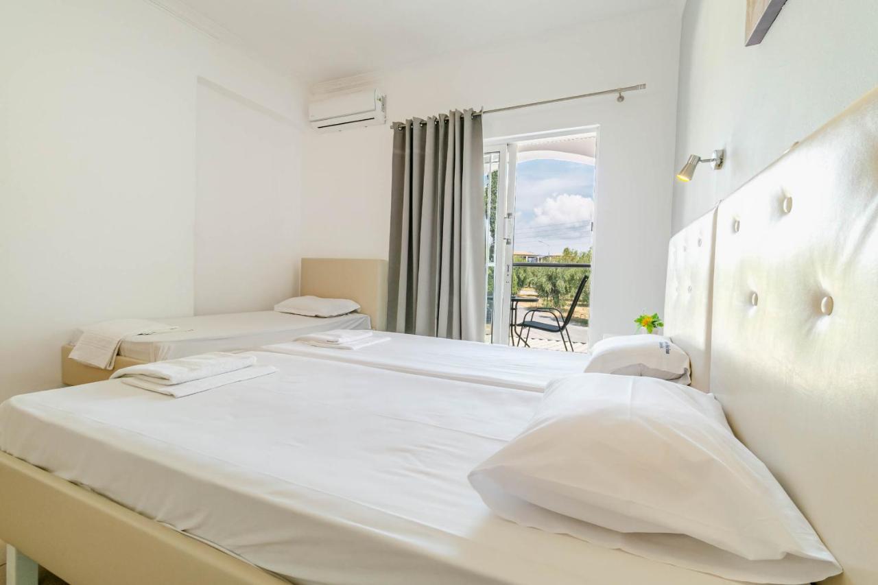 Porto Marina Aparthotel Gouvia Exteriör bild